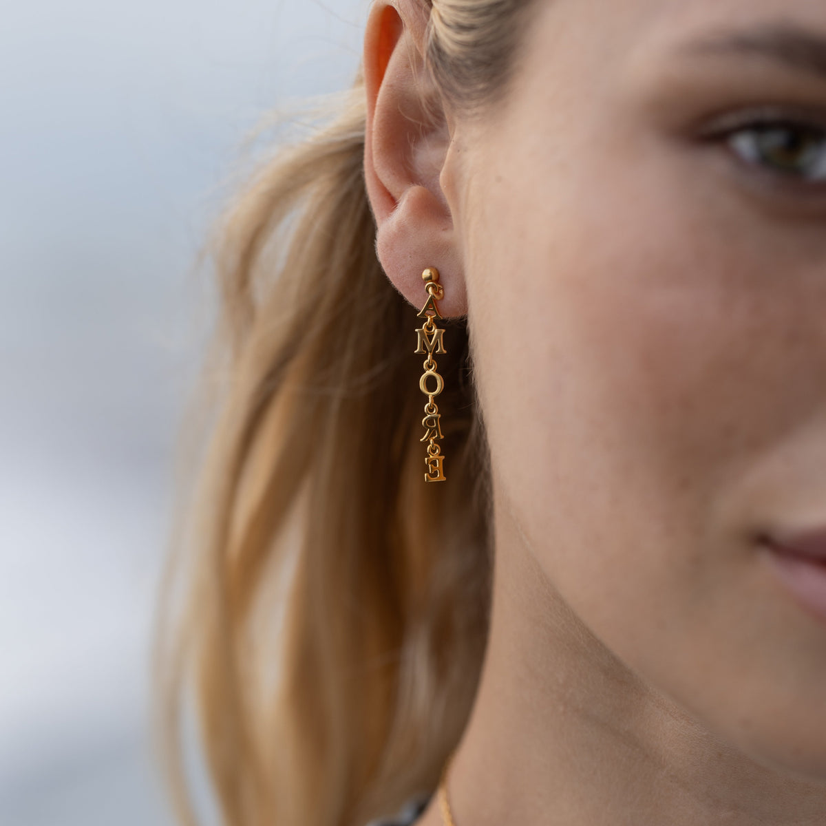 Boucles d'oreilles verticale Amore plaqué or