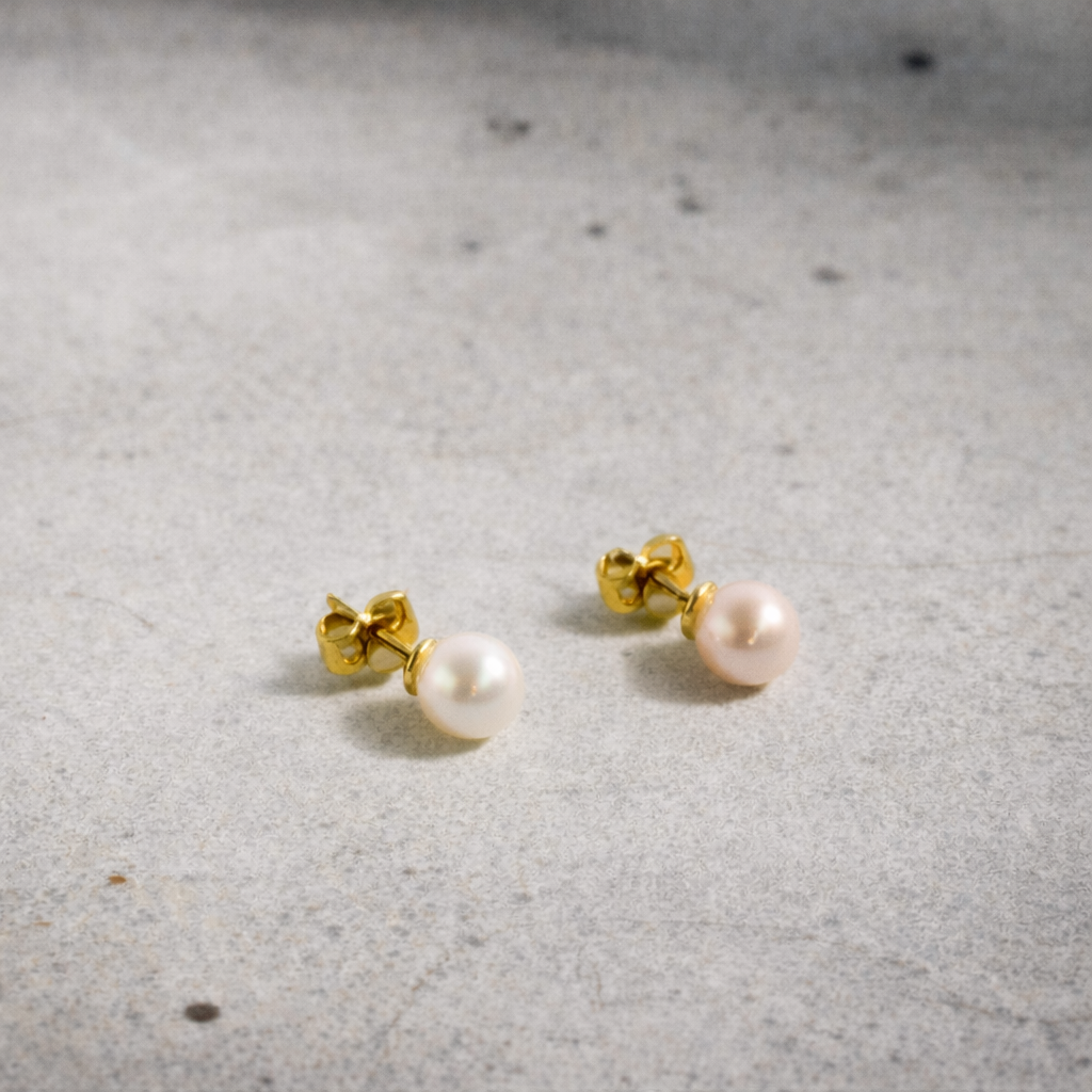 Boucle d'oreille Perle blanche plaqué or