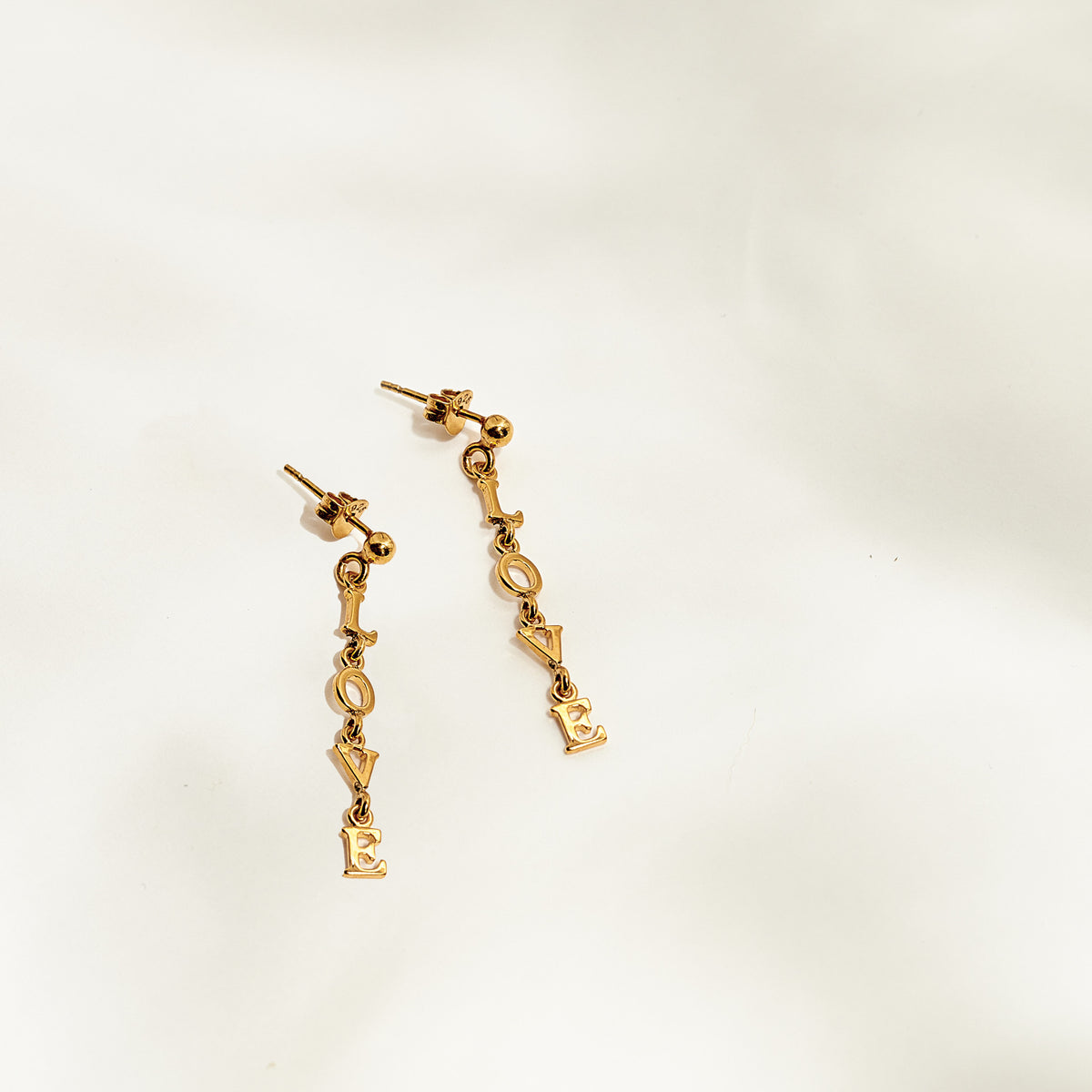 Boucles d'oreilles "Love" plaqué or - LES FÉLINES PARIS