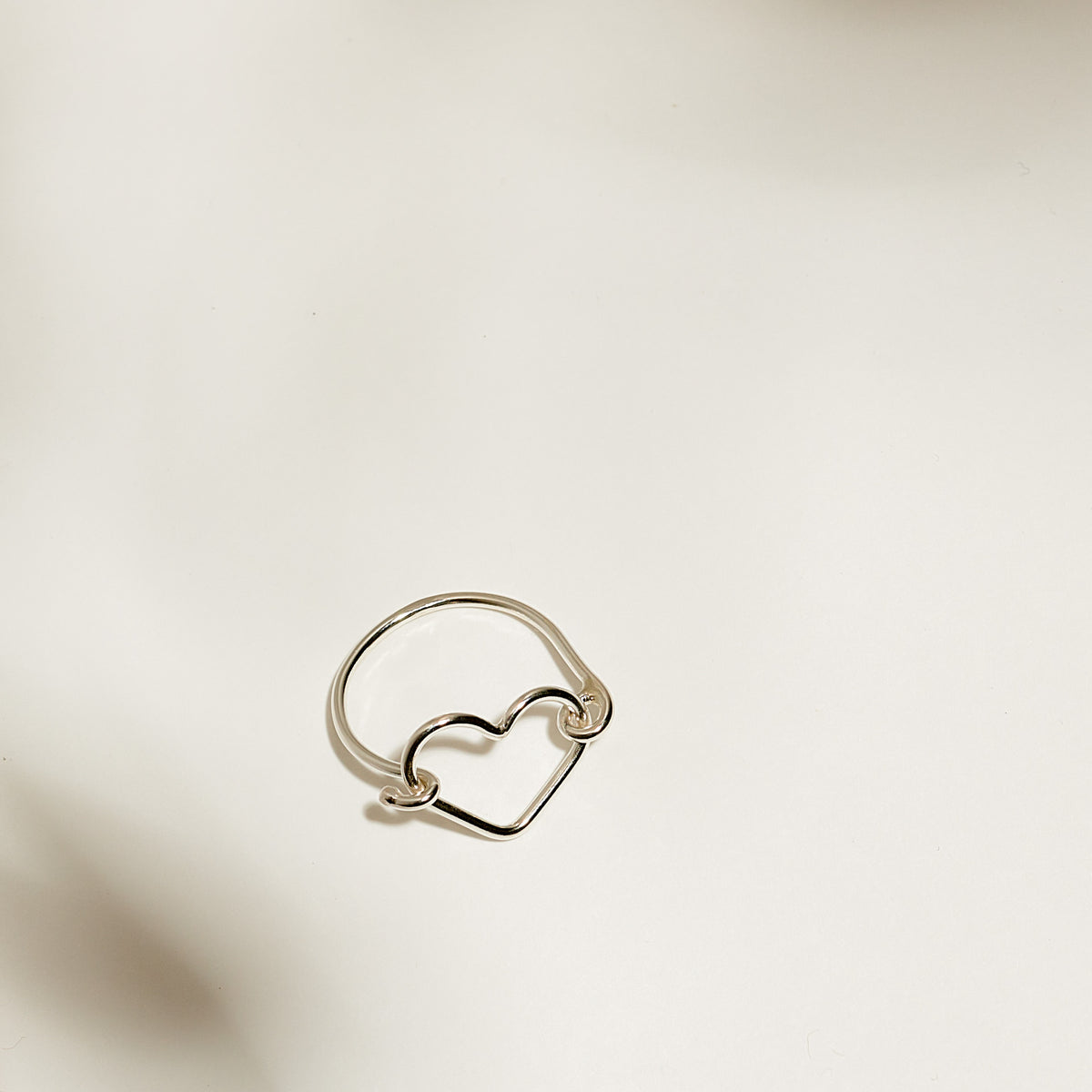 Bague Coeur "Perle rigide" argent - LES FÉLINES PARIS