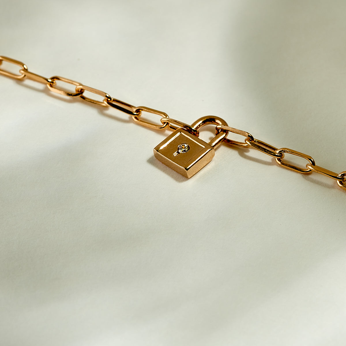 Bracelet « Cadenas plaqué or 🔒 - LES FÉLINES PARIS