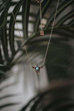 Collier Taurus Or Rose Pierre Bleue - LES FÉLINES PARIS